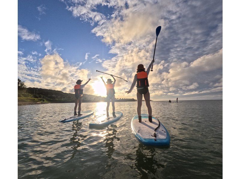 [Onna Village, Okinawa] Same-day reservations OK! Beginners' Sunset Lau Sup and Blue Cave Snorkeling Great Value Set Plan Free GOPRO Photography #Brother Lau's Shopの紹介画像