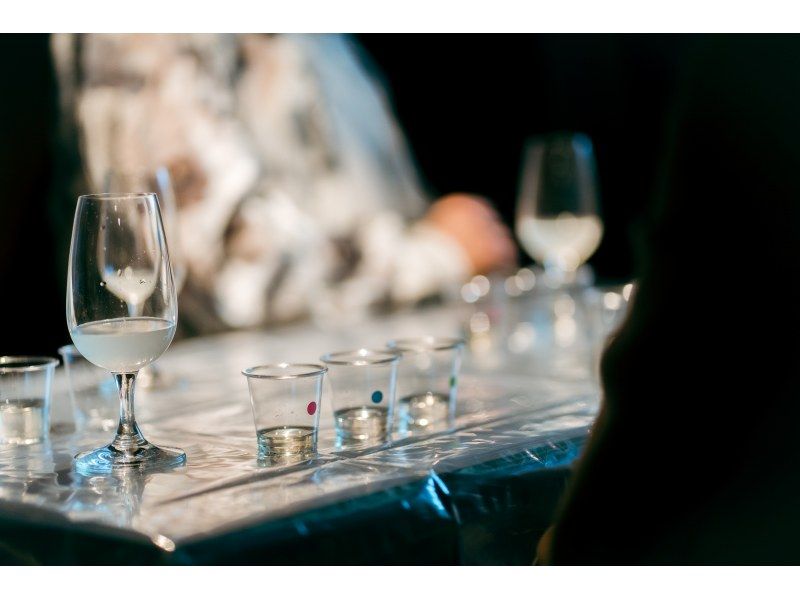 【東京・浅草】初心者向け！日本酒テイスティング＆オリジナルお土産づくり（ミニ菰樽）60分の紹介画像