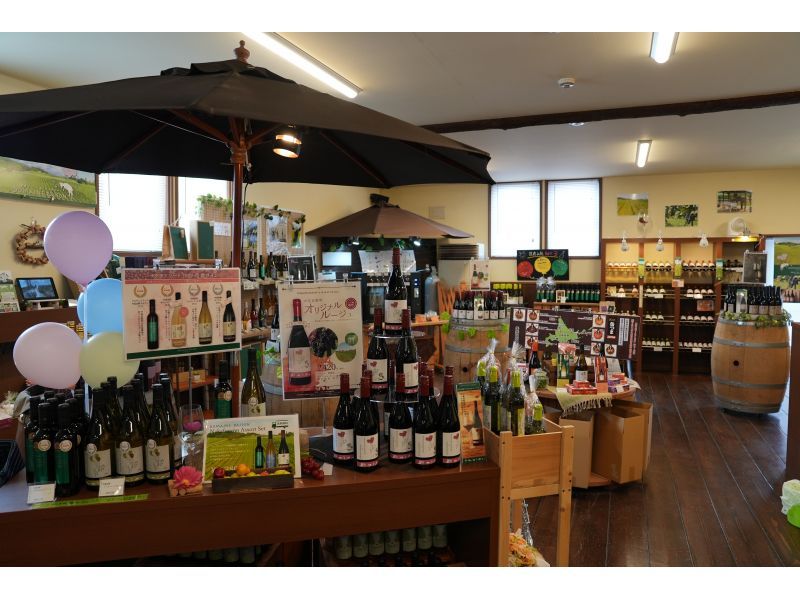 [Hokkaido, Furano] Taxi tour (shared ride) around two wineries in the Furano area. Lots of perks, limited time offer, great for girls' trips and couples' trips.の紹介画像