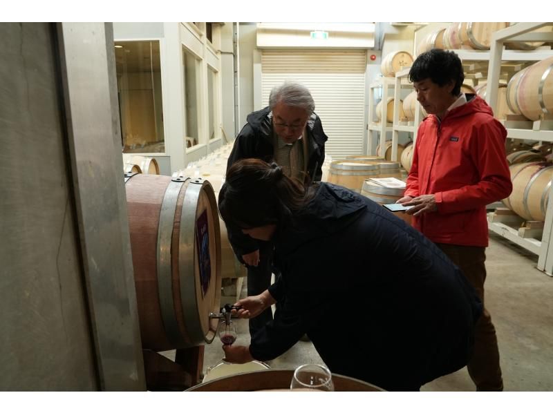 [Hokkaido, Furano] Taxi tour (shared ride) around two wineries in the Furano area. Lots of perks, limited time offer, great for girls' trips and couples' trips.の紹介画像