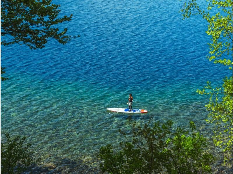 [Hokkaido, Lake Shikotsu] Relaxing Lake Shikotsu SUP tour | Drone photography includedの紹介画像