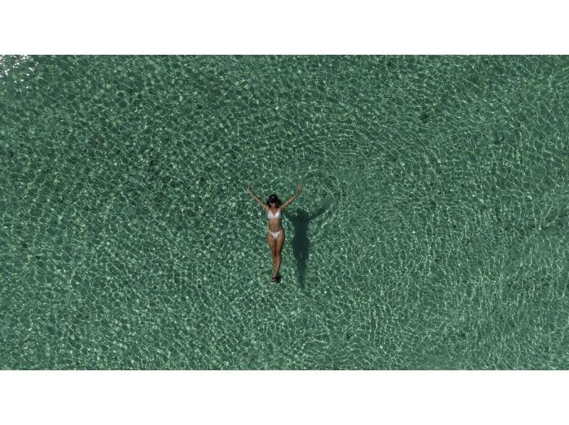 [Ishigaki Island • 8:00 AM • Boat] Phantom Island Drone Photography • Walking Tour & 2-Point Sea Turtle & Coral Snorkeling Tour (Drone & GoPro Photography Included)の紹介画像