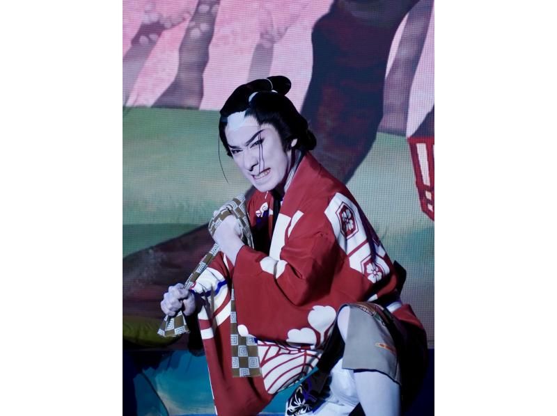 【东京新宿】轻松体验传统艺能！在特设座位观看人气戏剧和舞蹈表演！附赠纪念照和一杯饮品の紹介画像