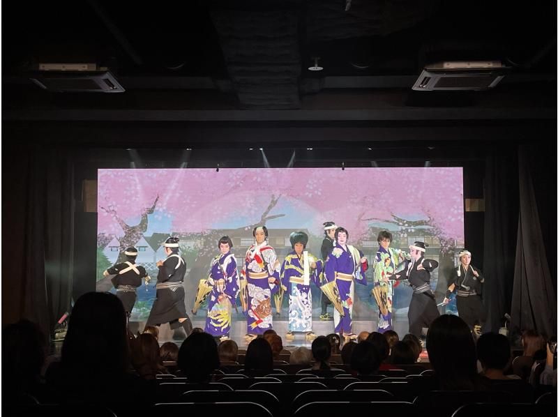 【东京新宿】轻松体验传统艺能！在特设座位观看人气戏剧和舞蹈表演！附赠纪念照和一杯饮品の紹介画像