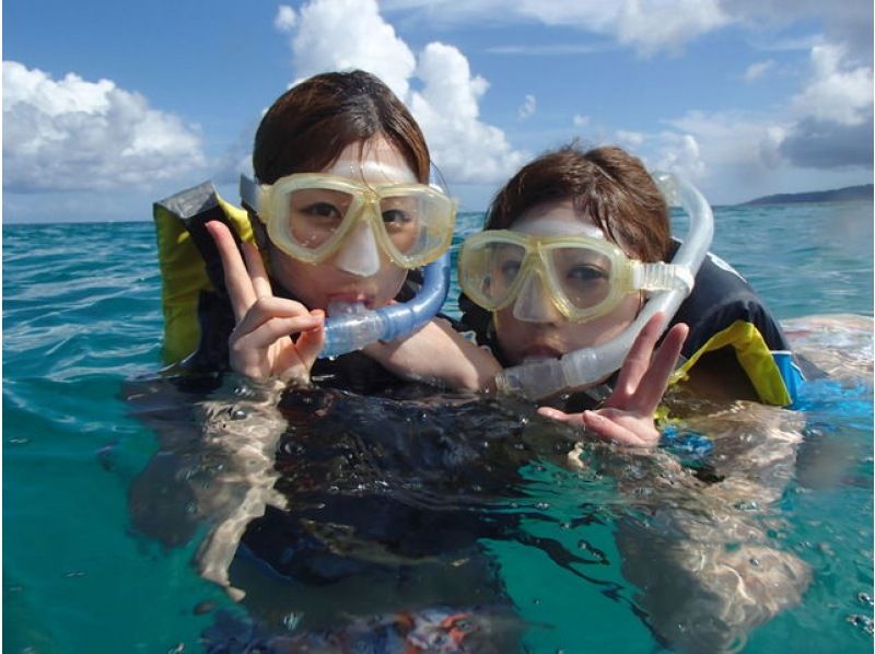 [Okinawa, Ginowan] Definitely a great deal on a tropical beach! Enjoy the ocean in luxury! Snorkel + 1 tube menu of your choice set plan! Same-day reservations welcomeの紹介画像