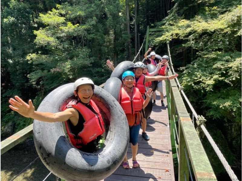 【東京・檜原村】7/29（火）〜8/25（月）開催！トラックチューブで川下り「渓谷どんぶらこ」in 檜原村！ （2025年夏限定エコツアー）の紹介画像