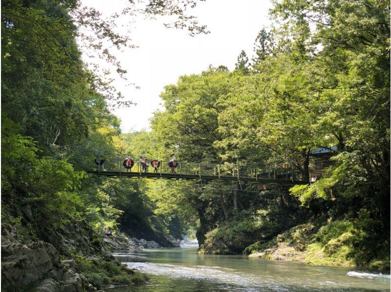 【東京・檜原村】7/29（火）〜8/25（月）開催！トラックチューブで川下り「渓谷どんぶらこ」in 檜原村！ （2025年夏限定エコツアー）の紹介画像