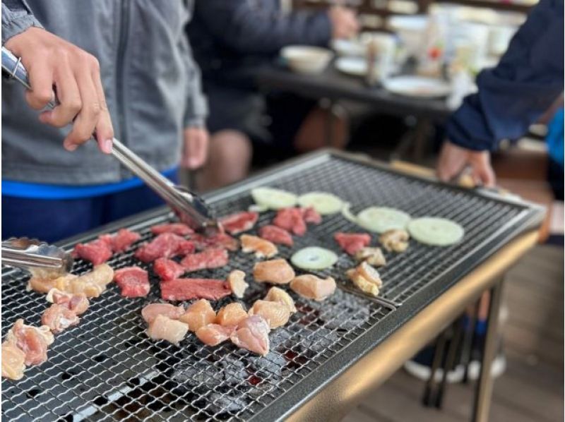 [คากาวะ/มารุกาเมะ] บาร์บีคิวสุดเก๋บนระเบียงคาเฟ่พร้อมวิวทะเล \ มามือเปล่าในวันนั้น ไม่ต้องทำความสะอาด / ☆☆ ยินดีต้อนรับครอบครัว คู่รัก และผู้หญิง ☆☆の紹介画像