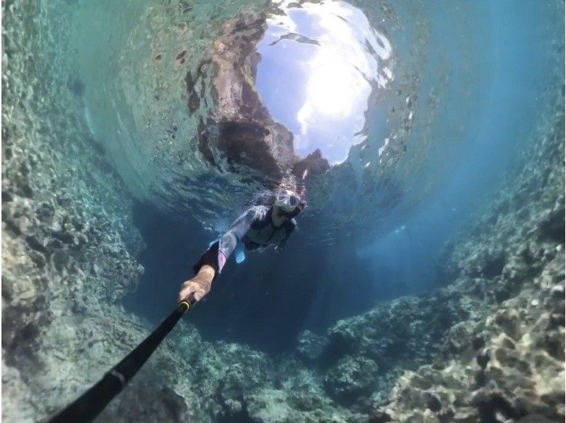 【沖縄本島・青の洞窟】空港・ホテル送迎付きのビーチダイビングで一日満喫！の紹介画像