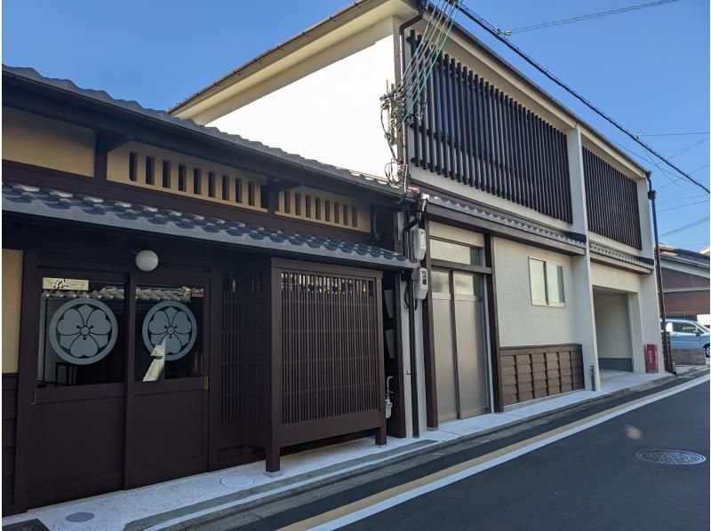 [Kyoto, Kinkakuji area] Experience traditional crafts with a Nishijin weaving workshop tour and hand weaving experienceの紹介画像