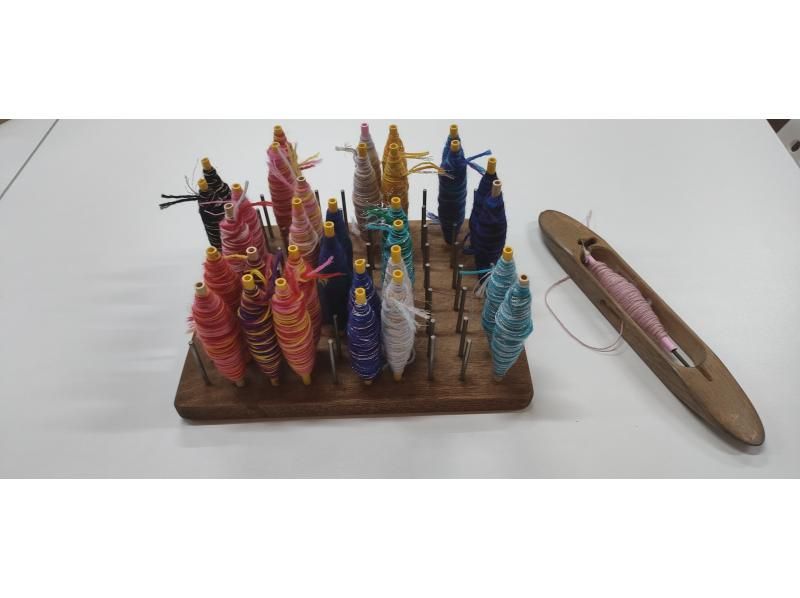 [Kyoto, Kinkakuji area] Experience traditional crafts with a Nishijin weaving workshop tour and hand weaving experienceの紹介画像