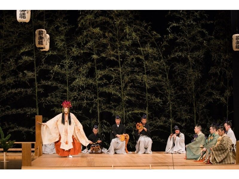 [Nara, Nara City] Experience the annual Noh performance at Kofuku-ji Temple, the sacred ground of Noh theater - a special evening limited to a small group, learning with an expert in a cultural heritage buildingの紹介画像