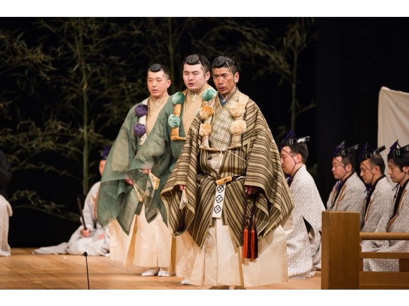 [Nara, Nara City] Experience the annual Noh performance at Kofuku-ji Temple, the sacred ground of Noh theater - a special evening limited to a small group, learning with an expert in a cultural heritage buildingの紹介画像