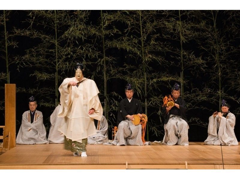 [Nara, Nara City] Experience the annual Noh performance at Kofuku-ji Temple, the sacred ground of Noh theater - a special evening limited to a small group, learning with an expert in a cultural heritage buildingの紹介画像