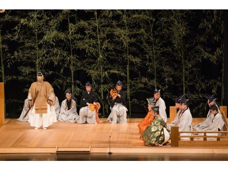 [Nara, Nara City] Experience the annual Noh performance at Kofuku-ji Temple, the sacred ground of Noh theater - a special evening limited to a small group, learning with an expert in a cultural heritage buildingの紹介画像