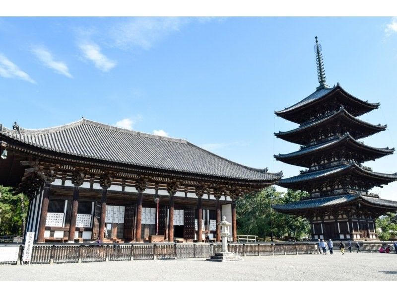 [Nara, Nara City] Experience the annual Noh performance at Kofuku-ji Temple, the sacred ground of Noh theater - a special evening limited to a small group, learning with an expert in a cultural heritage buildingの紹介画像