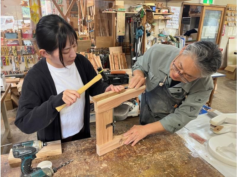 【秋田県・横手市】&rdquo;職歴２５年の木工職人&rdquo;が教える！日本三大美林秋田杉を使ったイス製作体験（コースターのお土産付き）の紹介画像