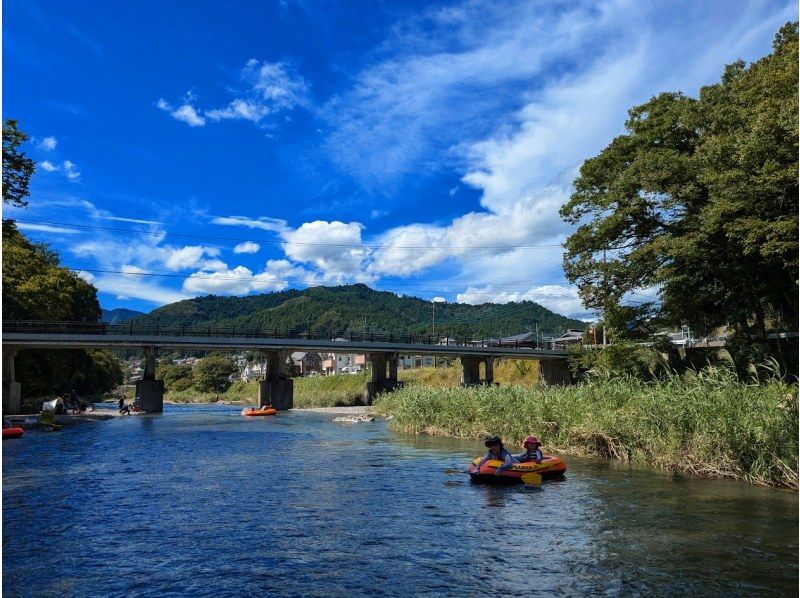【東京・あきる野】　持ち物は着替のみ！都心から60分の大自然　東京「秋川渓谷」で川遊び＆BBQの紹介画像