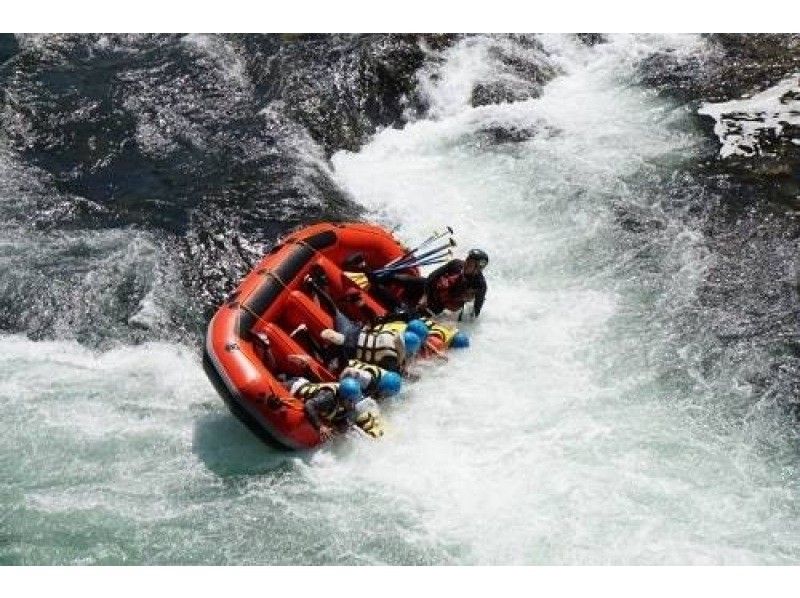 [Gifu Gujo Hachiman Nagara River] ☆25 years old and under only☆〈Supporting the Future Youth〉Campaign!! Rafting Tour AM Courseの紹介画像