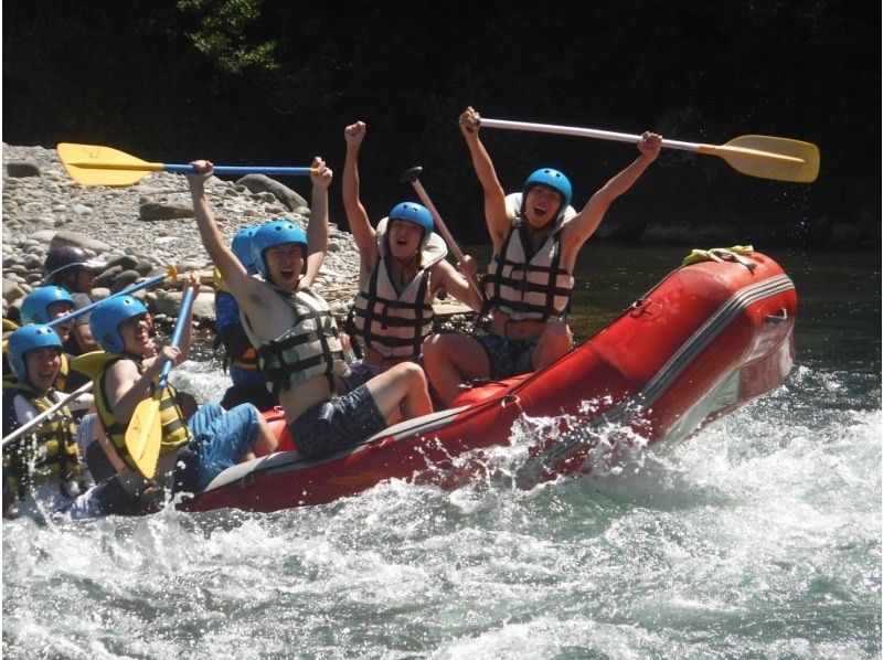 [Gifu Gujo Hachiman Nagara River] ☆25 years old and under only☆〈Supporting the Future Youth〉Campaign!! Rafting Tour AM Courseの紹介画像
