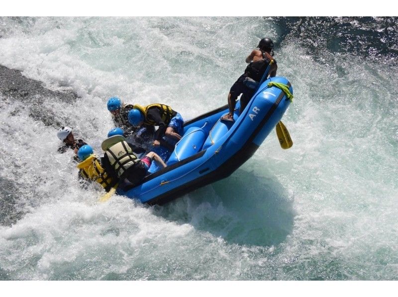 [Gifu, Nagara River, Rafting] ⭐︎Support for promising young people⭐︎Limited to those under 25⭐︎BBQ available as an option◎A refreshing splash in the hot summer!の紹介画像