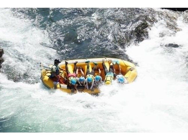 [Gifu, Nagara River, Rafting] ⭐︎Support for promising young people⭐︎Limited to those under 25⭐︎BBQ available as an option◎A refreshing splash in the hot summer!の紹介画像
