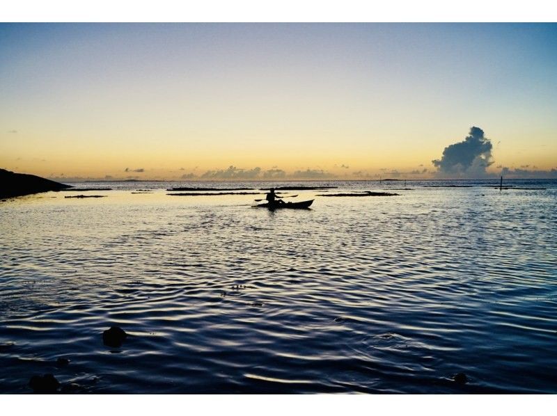 [Okinawa Nanjo] Sunrise Sea Kayaking - A relaxing retreat experience bathed in the morning sunの紹介画像