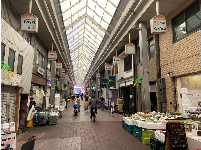 [Osaka Castle and Karahori Shopping Street] Sightseeing and Food Tour with Ceramic Art <6-hour course>の紹介画像