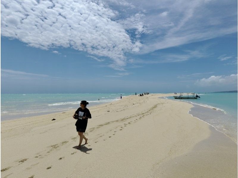 [โอกินาว่า มิยาโกจิมะ] ทัวร์ชายหาดยูนิบนเรือสไตล์ญี่ปุ่น! ยินดีต้อนรับการจองแบบวันเดียว ♪ ทัวร์นำโดยกัปตันที่เกิดและเติบโตในฮิซามัตสึ! ถ่ายภาพด้วยโดรนโดยช่างภาพมืออาชีพ ♪の紹介画像