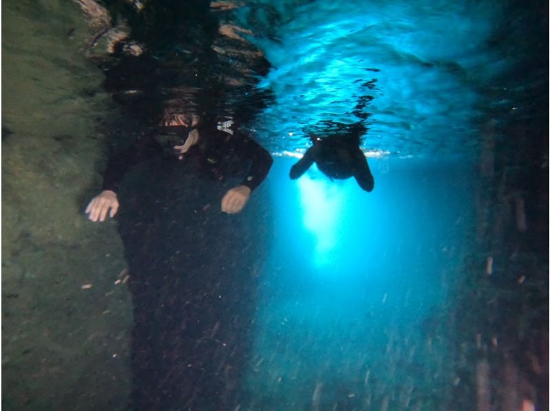 [Okinawa, Onna Village] Beginners welcome! Private tour for one group! Onna Village snorkeling tour! Create amazing memories in the beautiful waters of the Blue Cave ♪の紹介画像