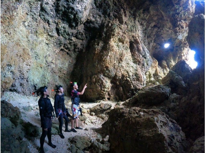 [Okinawa, Onna Village] Beginners welcome! Private tour for one group! Onna Village snorkeling tour! Create amazing memories in the beautiful waters of the Blue Cave ♪の紹介画像