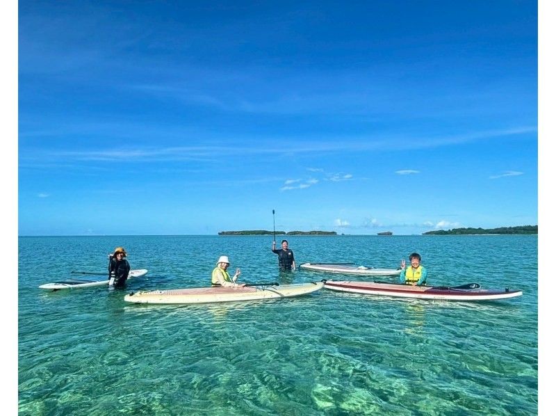 [Winter Discount] Miraculously Clear Water! Kumejima Blue Water SUP Experience (Photos Included)の紹介画像