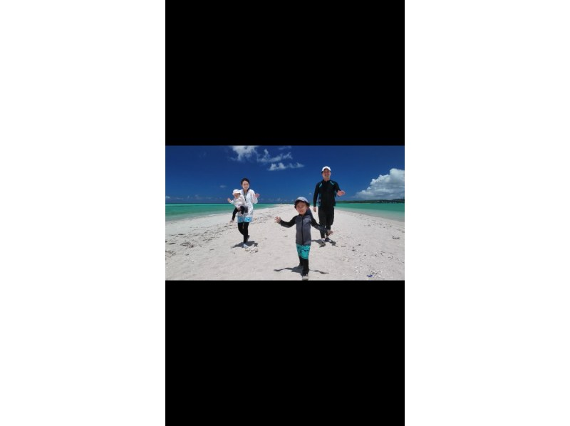 Departing from Kawamitsu Port: [Uni Beach Landing Cruise] Head to the magical sandy beach floating in the blue Miyako sea!の紹介画像