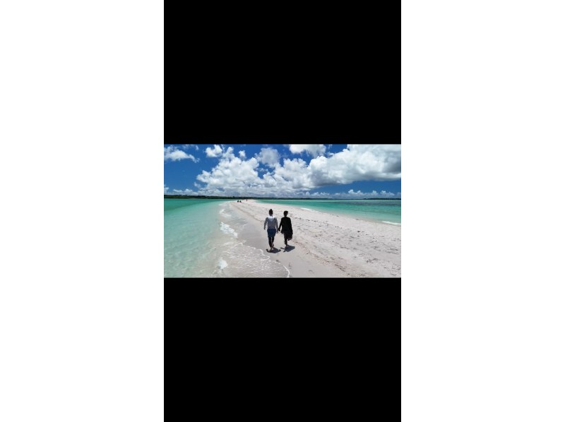 Departing from Kawamitsu Port: [Uni Beach Landing Cruise] Head to the magical sandy beach floating in the blue Miyako sea!の紹介画像