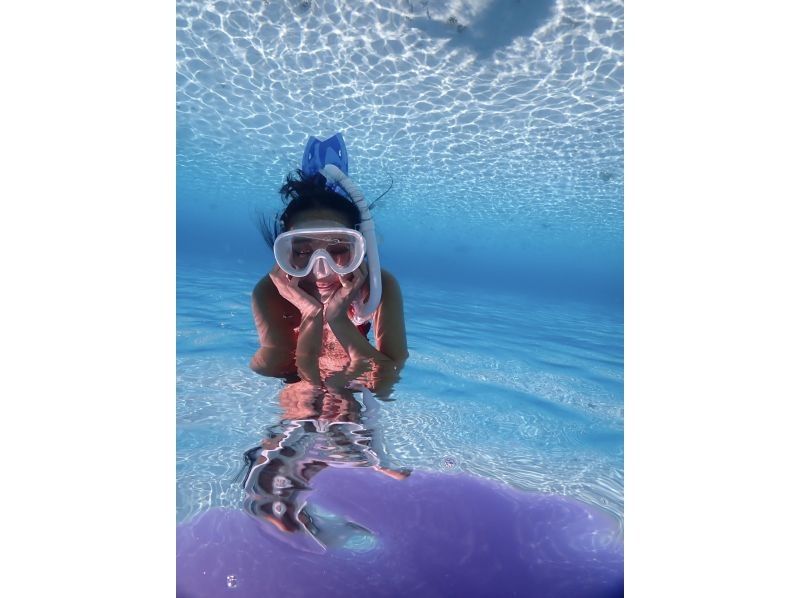 【沖縄・宮古島】宮古ブルーでシュノーケリング。ウミガメやクマノミにも会える！！元水泳部が担当する安心ツアー。写真データ無料。当日予約OKの紹介画像