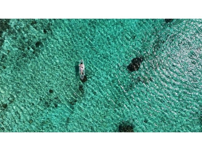 【沖縄・宮古島】クリアサップor定番SUP選べる海上リラックスプラン！貸切プランにも変更可！！ドローン撮影！の紹介画像