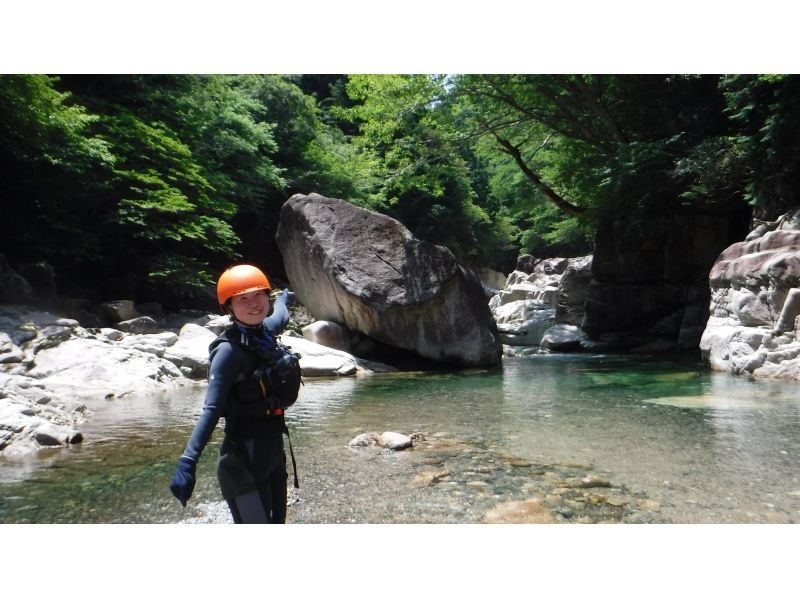 【滋賀・東近江】＜神崎川クリスタルキャニオニング プレミアムロング＞　～冒険のその先へ！さらなる絶景と秘境体験を～の紹介画像