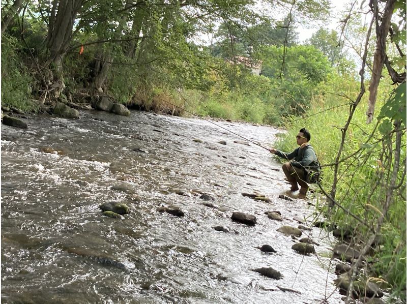 ☆Pickup and drop-off available・Private tour☆Autumn mountain stream fishing tour ~Furano, Biei, Tomamu~の紹介画像