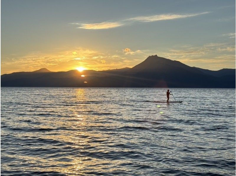 [Hokkaido, Lake Shikotsu] Sunset SUP Tour | Drone Photography Includedの紹介画像