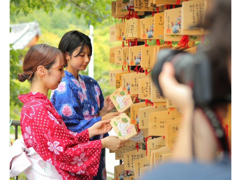 [Kyoto, Kiyomizu-dera Temple] Private photo shoot in kimono around Kiyomizu-dera Templeの紹介画像