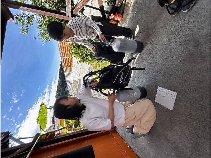 【和歌山・串本 体験ダイビング】ドライスーツで体験ダイビング１ダイブ　寒さ知らずでダイビング！！　少人数制を徹底で安心のサポート体制の紹介画像