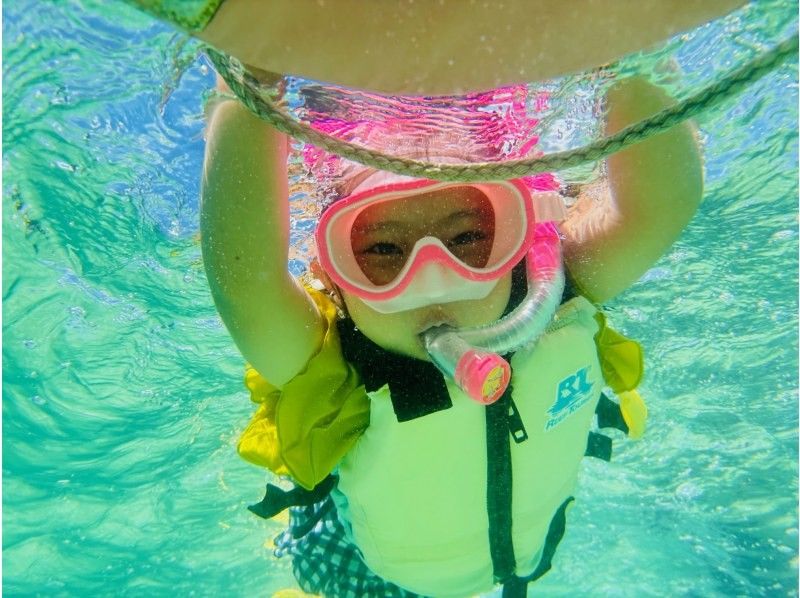 【沖縄・石垣島】カヤックに乗って川平湾のシークレットスポット・サンゴ礁＆熱帯魚の楽園・川平タバガーへ行こう！の紹介画像