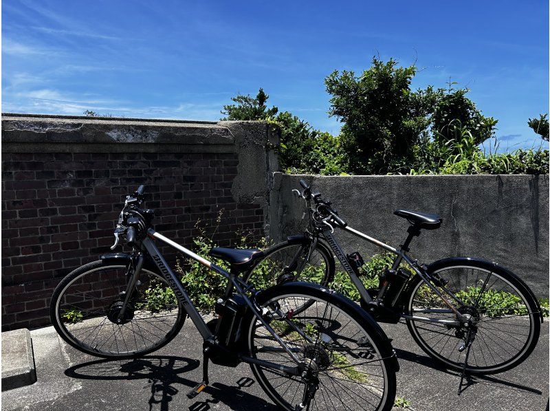 Cycling around Yakushima on an electric bicycleの紹介画像