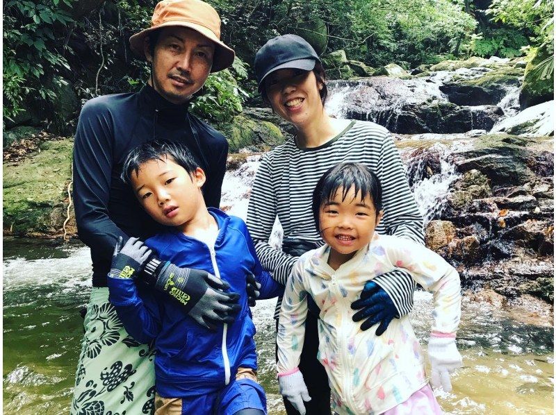 【오키나와・이시가키지마】카와히라만 바다 카약 & 폭포 화병 리프레시☆에메랄드 그린의 바다와 차가운 폭포 화병 놀이♪の紹介画像