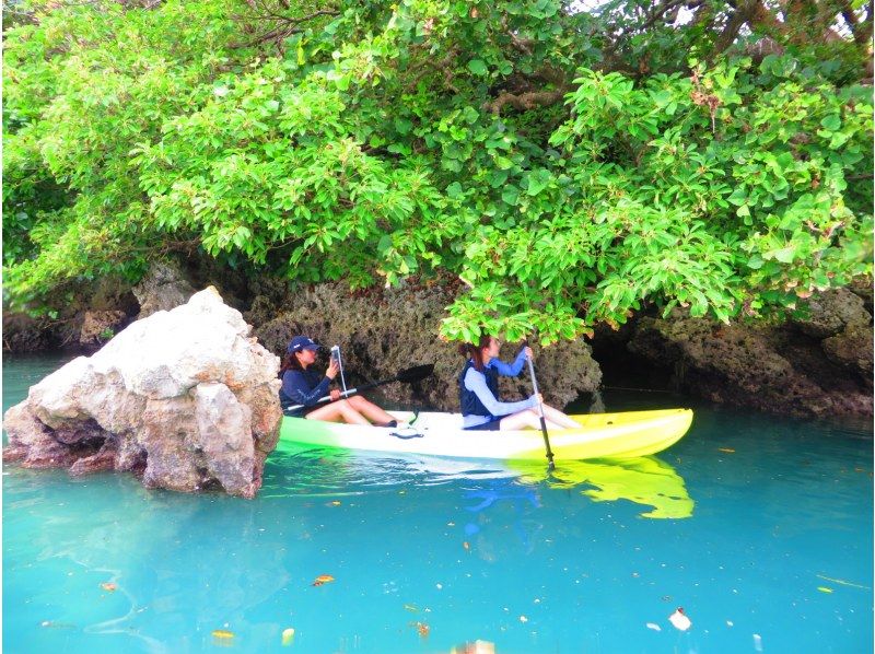 【沖縄・奥武島】“1組のみ”ガイド完全貸切制☆車で行ける離島でカヤック体験クルージング、高画質カメラの写真プレゼント！の紹介画像