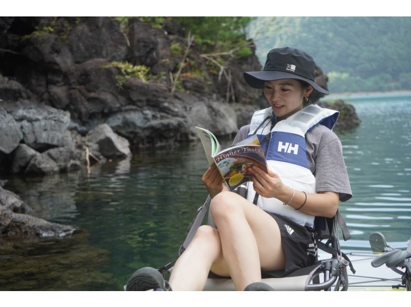 【야마나시・니시코：호수상 도서관】90분 렌탈：책과 나와 커피와～호수상에서 읽는 호화. 후지산과 책과 커피에 싸여 90분の紹介画像