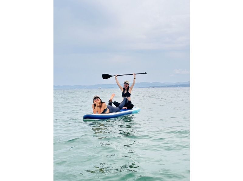 【和歌山･白浜】SUP＆スノーケリング、SUPだけでなく一緒にスノーケリングも楽しめるので、海の上の散歩とフィッシュウォッチングできます！の紹介画像