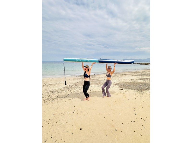【和歌山･白浜】SUP＆スノーケリング、SUPだけでなく一緒にスノーケリングも楽しめるので、海の上の散歩とフィッシュウォッチングできます！の紹介画像
