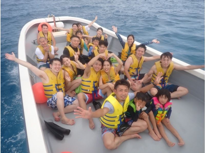 Okinawa, Minna Island [Boat Snorkeling & Minna Island Landing ◆ Winter Only] Half-Day Tour ◆ Small Groups ◆ Free Photo Downloads ◆ Equipment & Wetsuits Includedの紹介画像