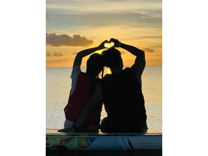 [Ishigaki Island Sunset SUP / Local Meeting Only Plan] Magic Hour Cruise with Spectacular Views / Reliable Support for Inexperienced Tourists / Photography Includedの紹介画像
